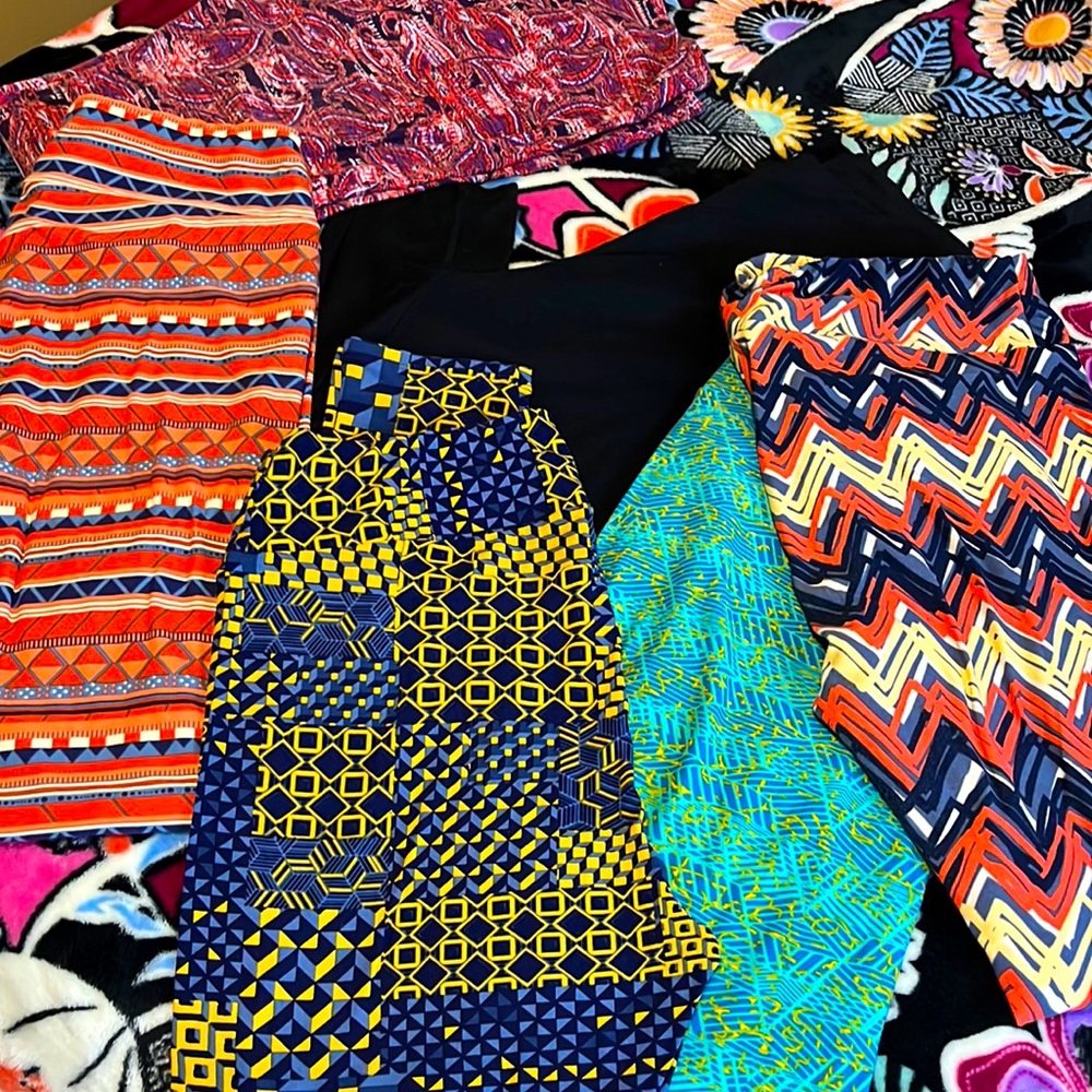 6 pairs of leggings Lularoe & Basic Priced for all 6 pairs together